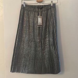 Fabulous Silver Shimmery Skirt!